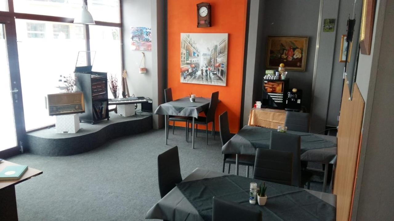 Pension Am Piko-Platz Зоннеберґ Екстер'єр фото